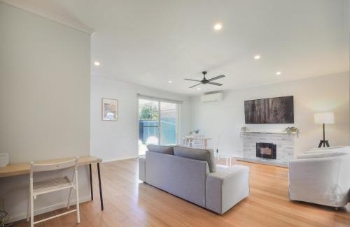 Forest Hill Villa | Central Forest Hill 3br2ba Houseparking