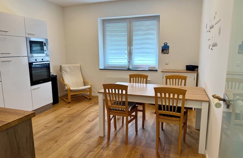 Rhein-Erft-Kreis District Apartment | Central, fully furnished business apartment with own balcony. Garden