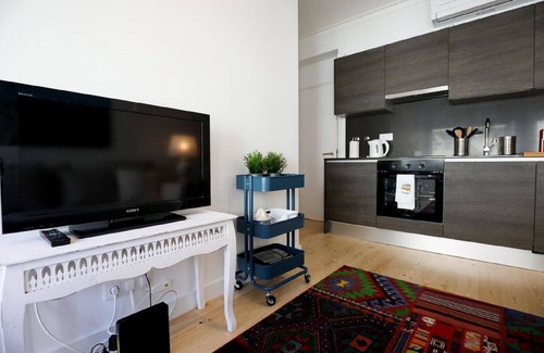 Sao Sebastiao da Pedreira House | Central Lisbon Luxury Apartment