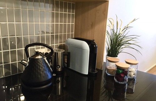 City East Apartment | Central Loft Apartment Free Parking