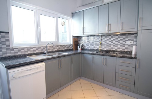 Osmanbey Apartment | Central Osman bey 2bedr apart with balcony