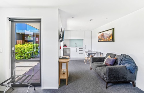 Lowburn Apartment | Central Park Apartments