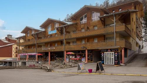Allos Apartment | Central Park N318 - 2P6C