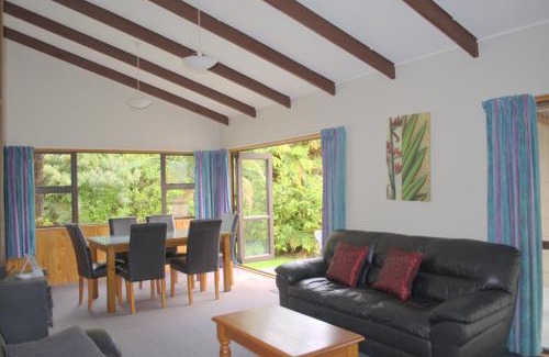 Franz Josef Glacier House | Central & Relaxing