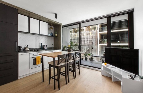 Abbotsford Apartment | Central Simplicity Modern Inner city Living