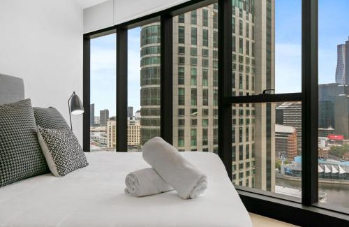 Southbank Apartment | Central Southbank Apt w Stunning City Views & Pool