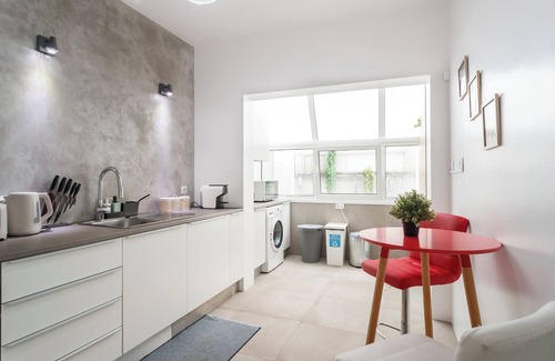 Cacilhas Apartment | Central & Spacious 2BR in Almada Easy access to Lisbon