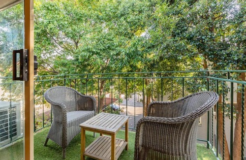 Windsor Apartment | Central Treetop Overlook with Parking in Windsor