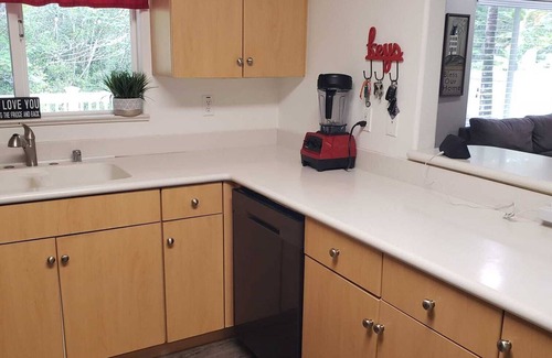 Mililani Mauka - Launani Valley House | Central tropical streamside retreat $0 CLEANING FEE. Ask about shorter stays.