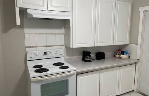 Abbotsford House | Central Valley private House