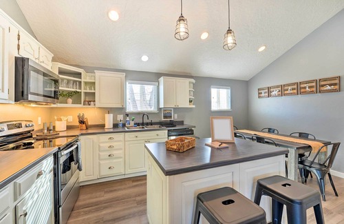 Pinedale House | Centrally Located Pinedale Vacation Rental!