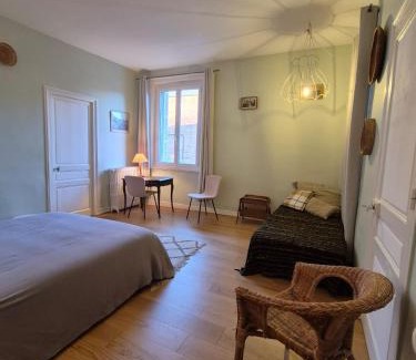 Bernay Bed & Breakfast | Centre ville Chambres dans un appartement d'exception