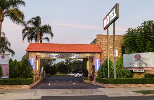 Warwick Hotel | Centrepoint Midcity Motor Inn