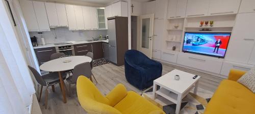 Virovitica Apartment | CENTRUM with private parking
