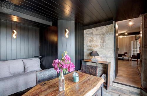 Saint-Genest-Lerpt Bed & Breakfast | Château Philip