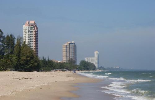 Cha-am Apartment | Cha-Am Beach Club