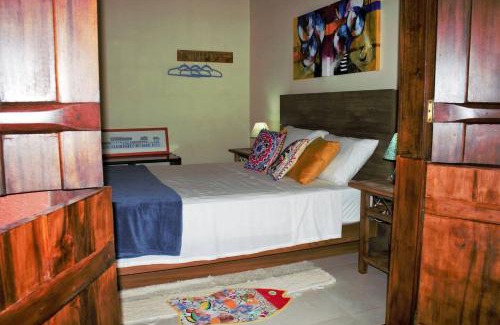 Ponte Branca House | Chalé Completa com Garagem e Rio Privativo no quintal I 14min do Centro Histórico e Praias - Ambiente tranquilo e bem Avaliado