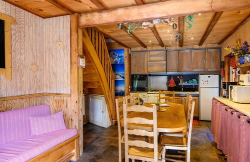 Saint-Maurice-sur-Moselle Ski Chalet | Chalet "Myrtilles" with Mountain View, Private Terrace and Wi-Fi