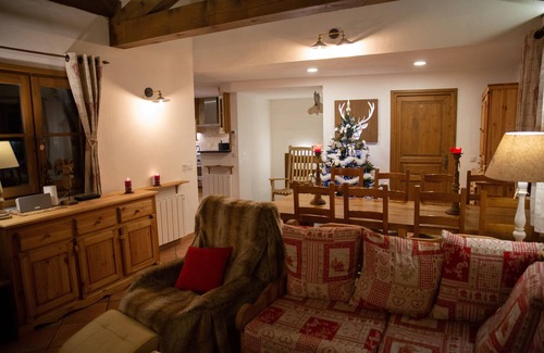 La Perriere Ski Chalet | Chalet 10-12 people in the heart of Hameau de la Tania, in the resort center