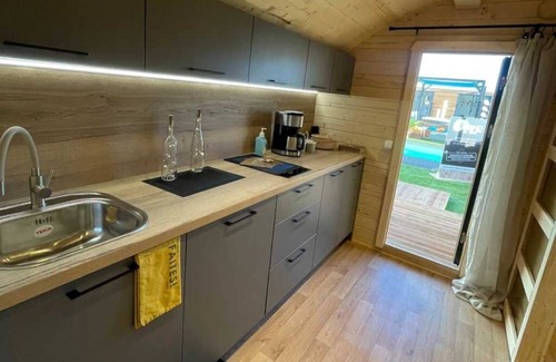 Locmaria-Berrien Ski Chalet | Chalet 3 étoiles - Piscine - ccafbcc