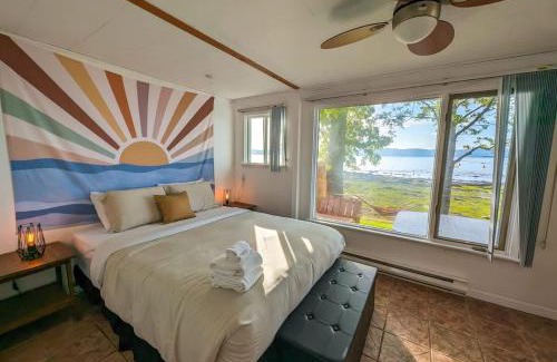 Cap-Saint-Ignace Ski Chalet | Chalet #9 Waterfront with Spa Fireplace Wifi & AC