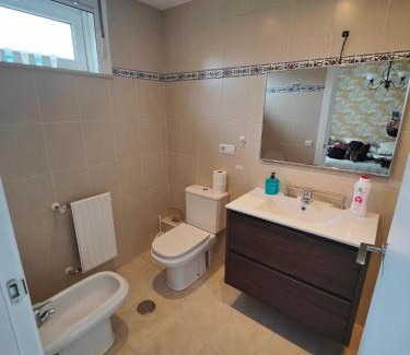 Santiago de Compostela House | Chalet con WIFI , PS4 , garaje, 5 dormitorios, 3 baños, Santiago de Compostela