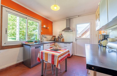 Saint-Jorioz Ski Chalet | Chalet 'Des Bruyères' with Lake View, Private Terrace and Wi-Fi