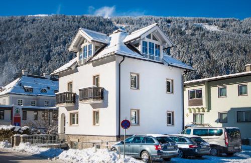 Bad Gastein Ski Chalet | Chalet Embacher by AlpenTravel
