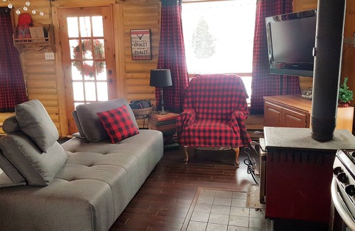 La Malbaie Ski Chalet | Chalet en Rondins de Bois Avec lac Privé