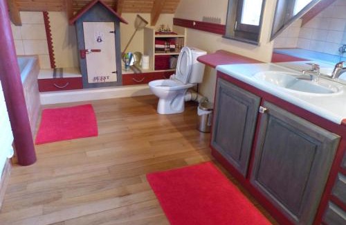 Louchy-Montfand House | Chalet familial avec piscine, jardin et activités près du vignoble de Saint-Pourçain - FR-1-489-151