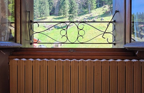 Les Contamines-Montjoie Ski Chalet | CHALET MONT BLANC - Nestled in the Mont Blanc slopes.nCozy holiday cottage.