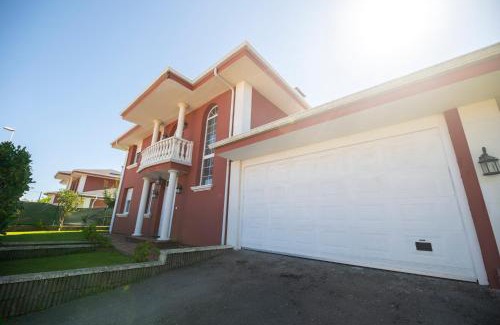 Santa Cruz de Bezana House | Chalet grande en Soto de la Marina