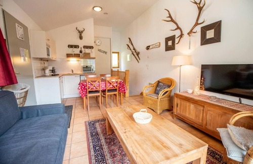 Villarodin-Bourget Ski Chalet | Chalet, Ground floor, balcony, tv, ski locker, 45m², La Norma