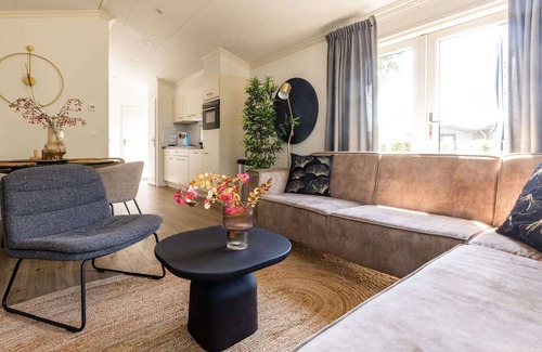 Knegsel Ski Chalet | Chalet in Brabant With Spacious Garden