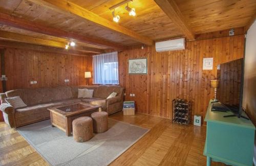 Orahovica House | Chalet in Orahovica near Papuk Nature Park