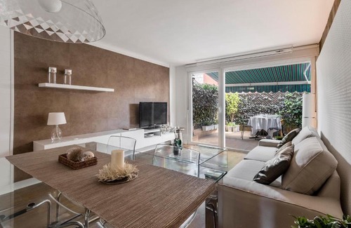 Canillas House | Chalet independiente de diseño con Patio Privado