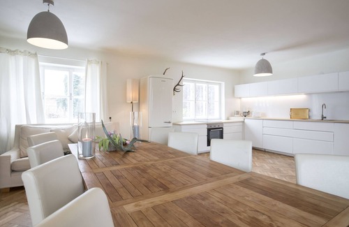 Golling an der Salzach House | Chalet large garden, near the city of Salzburg lakes, BBQ, sunbeds, 14 beds