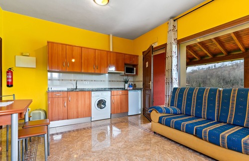 San Juan de Parres Apartment | Chalet 'Les Cuartes 1' with Mountain Views, Private Terrace and Private Garden