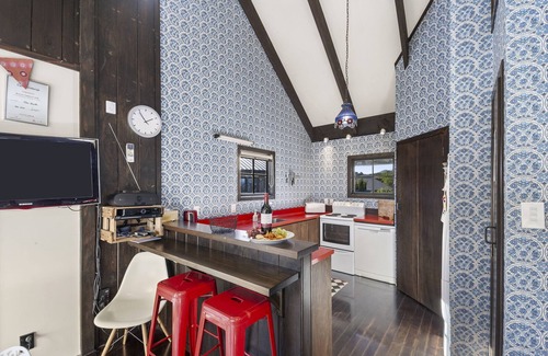 Waitahanui House | Chalet Mahuta - Five Mile Bay Holiday Home