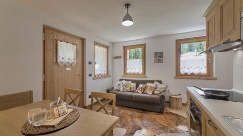 Sozzine Apartment | Chalet Tonalina