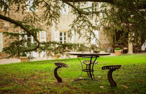 Lay Bed & Breakfast | Chambre d'hôte de charme piscine et jacuzzi privatisable, manoir, 1h Lyon