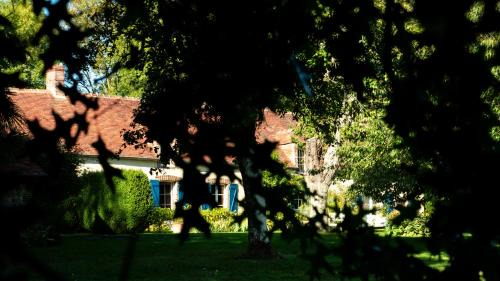La Genevraie Bed & Breakfast | Chambre d'Hôtes La Ferme du Pré-Martin