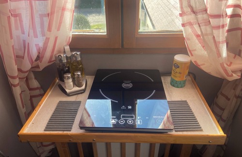 Le Vaudoue Bed & Breakfast | Chambre Nautique and its garden