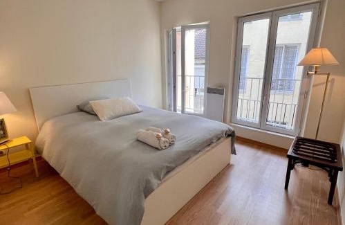 Avallon House | Chambre privative au calme en plein centre avec balcon