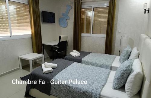 Bni Quolla Apartment | Chambres d'hôtes - Écohâme - Guitar Palace