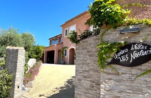 Digne-les-Bains Bed & Breakfast | Chambres d'hôtes Les Noisetiers