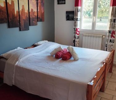 Figanieres Bed & Breakfast | Chambres d'hôtes naturistes adultes pour couples