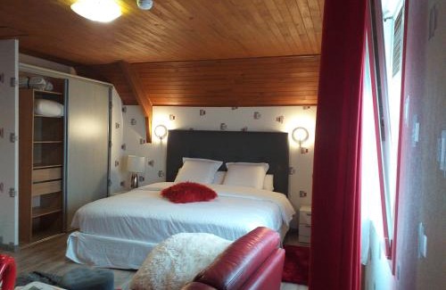 Saint-Aubin-Les-Elbeuf Bed & Breakfast | Chambres du Jardin Fleuri
