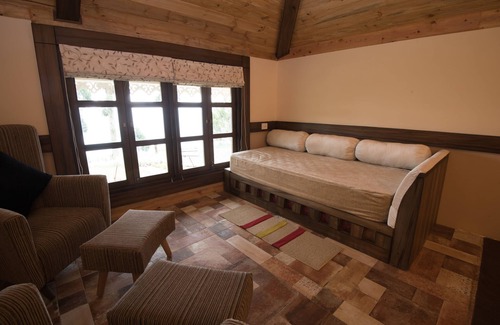 Kayiavir Plungdung Hotel | Chamong Chiabari