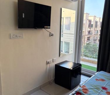 Zirakpur Apartment | Chandigarh Waale, Furnished Stay in Zirakpur